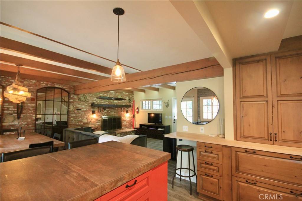 Lake Arrowhead, CA 92352,375 Terrace RD