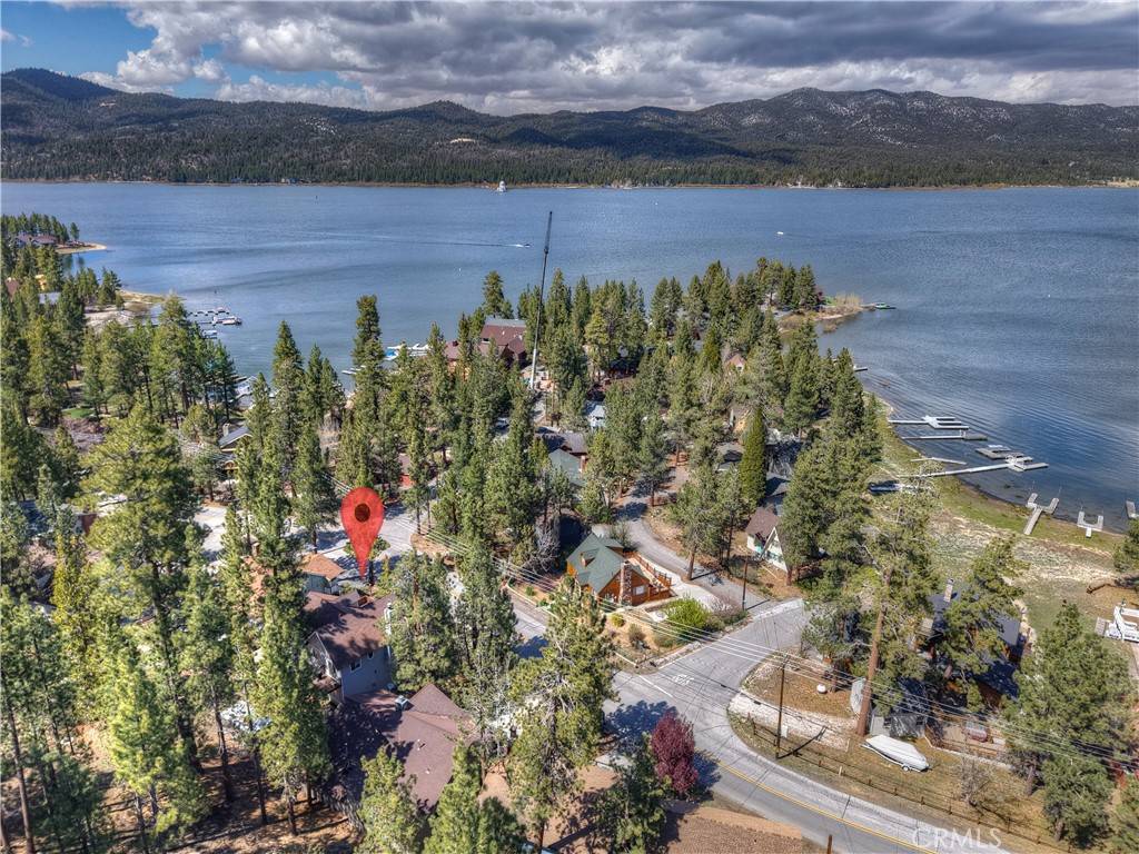 Big Bear Lake, CA 92315,40283 Lakeview DR