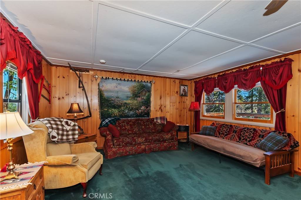 76 Metcalf Creek Big Bear Lake, CA 92315