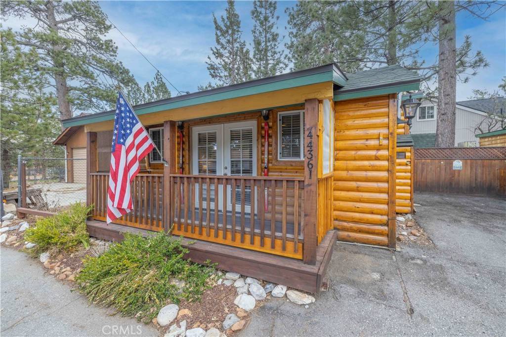 Sugarloaf, CA 92386,44361 Silver Pine RD