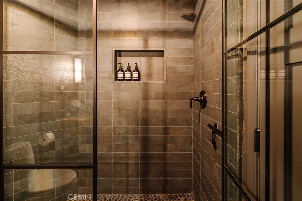 28805 North Shore RD Lake Arrowhead, CA 92352