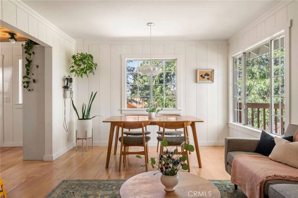 Crestline, CA 92325,963 Chateau DR