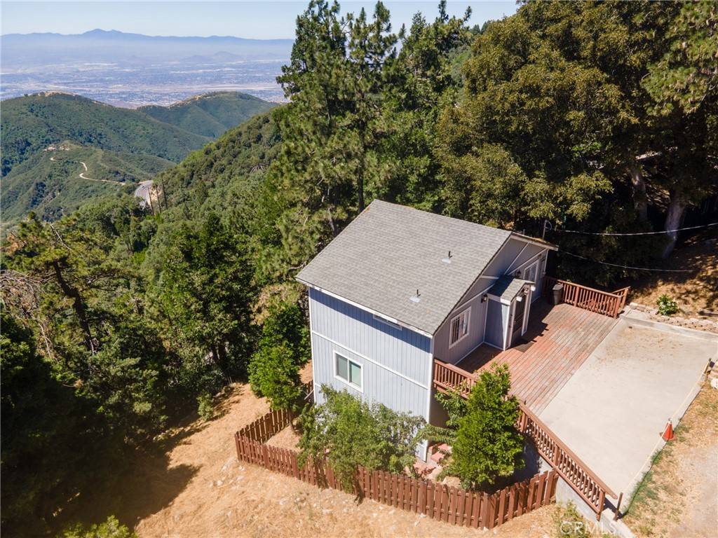 Crestline, CA 92325,23377 Crestview LN