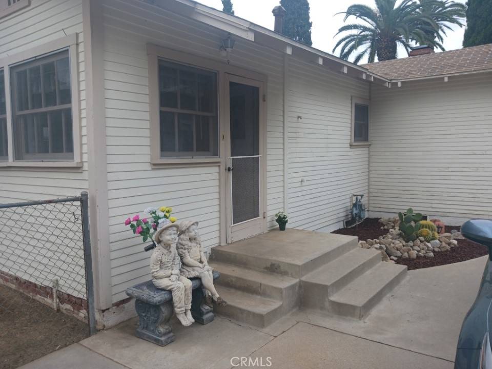Riverside, CA 92506,4326 Edgewood PL