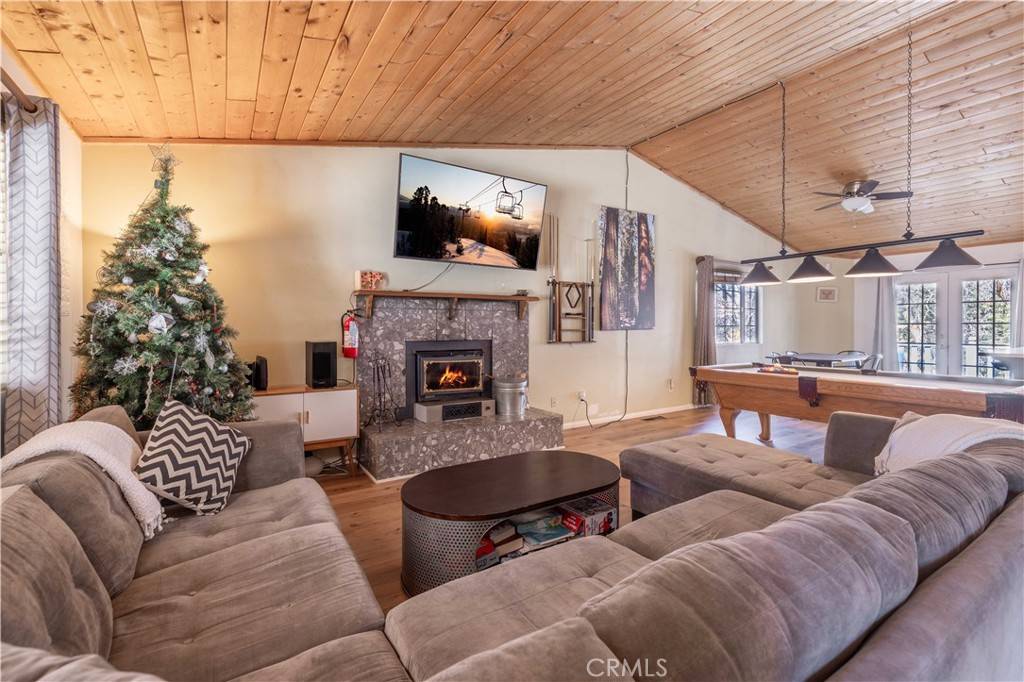 Big Bear Lake, CA 92315,863 Ford LN