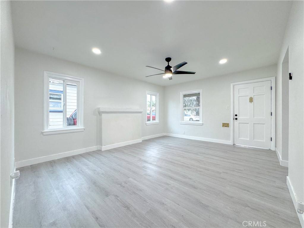 Long Beach, CA 90805,5557 Lemon AVE
