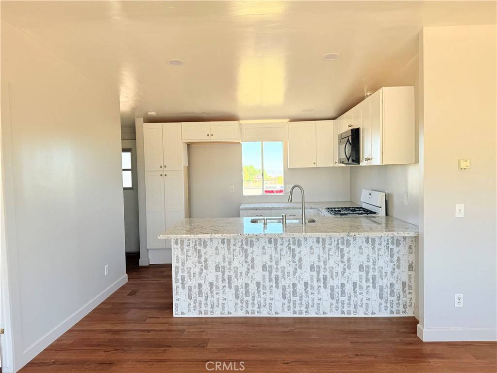 4184 Amador RD #B Phelan, CA 92371