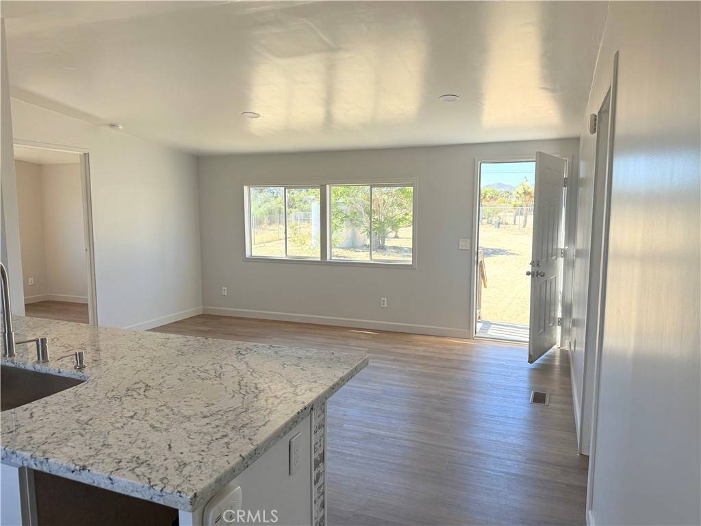 4184 Amador RD #B Phelan, CA 92371