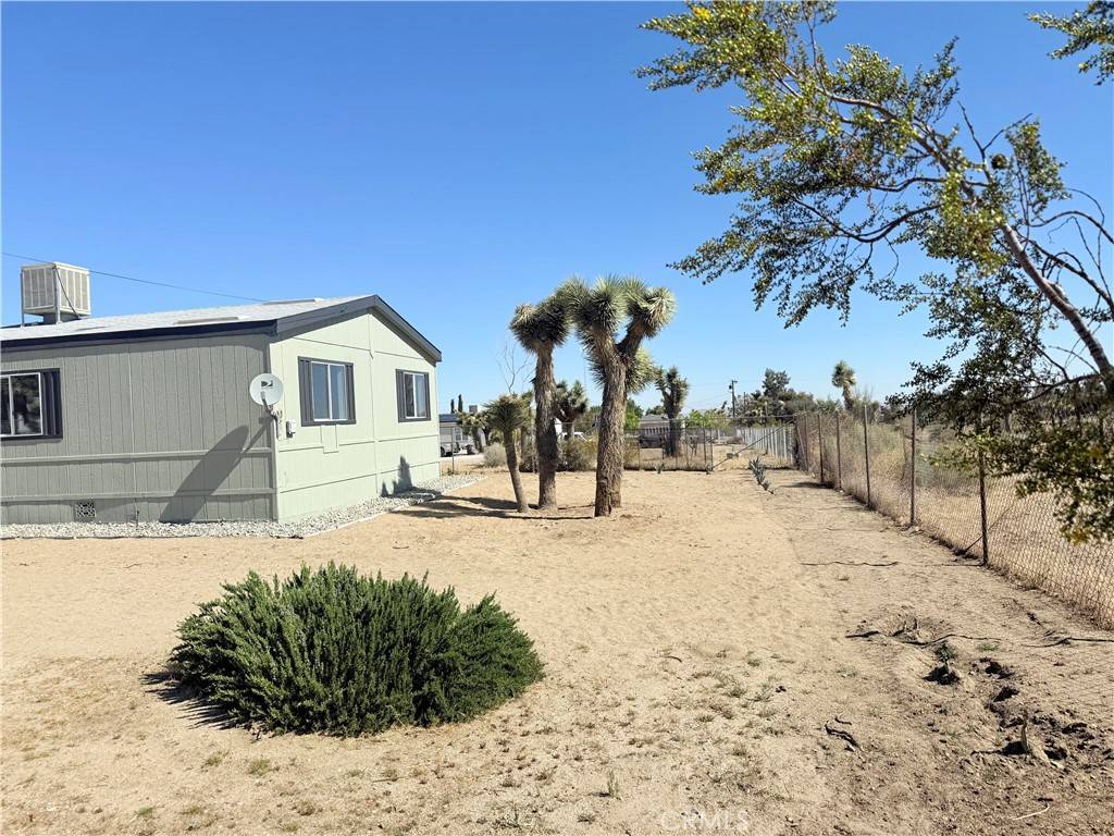 Phelan, CA 92371,4184 Amador RD #B