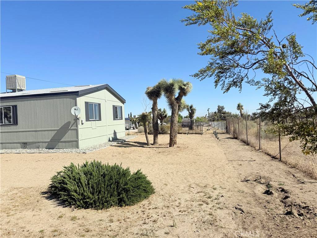 Phelan, CA 92371,4184 Amador RD #B