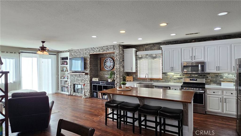 Oak Hills, CA 92344,13817 Grant WAY