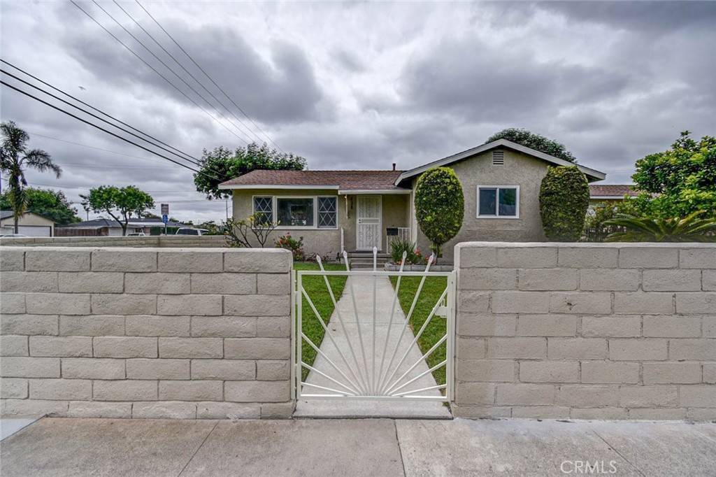 Santa Ana, CA 92703,538 S Raitt ST