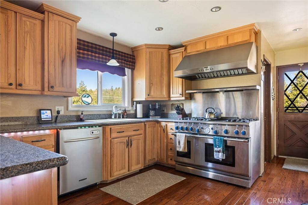 Lake Arrowhead, CA 92352,383 Golf Course RD