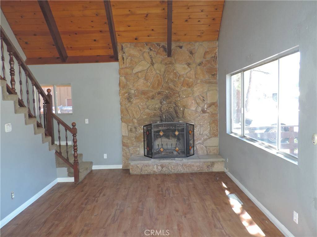 Big Bear Lake, CA 92315,40068 Forest RD