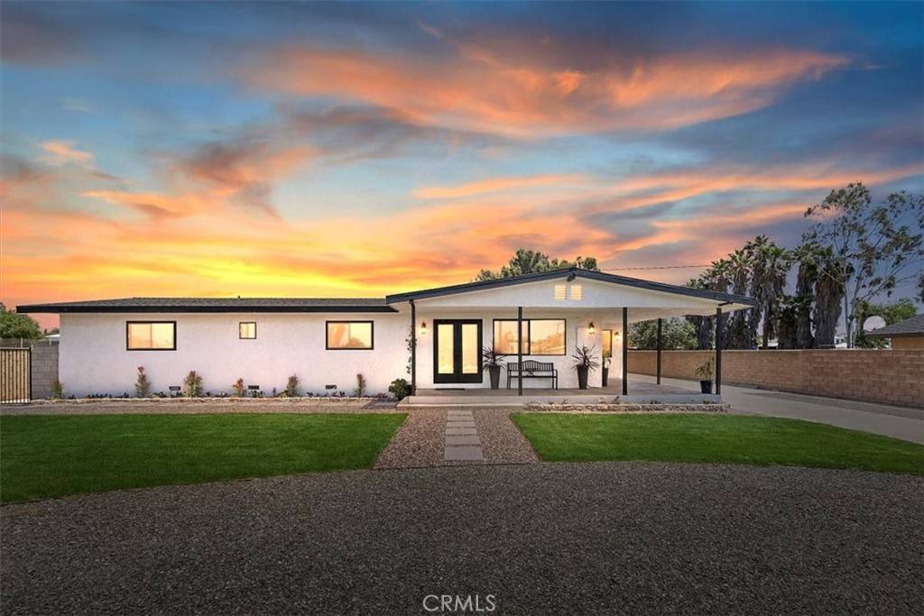 Norco, CA 92860,2040 White Horse LN