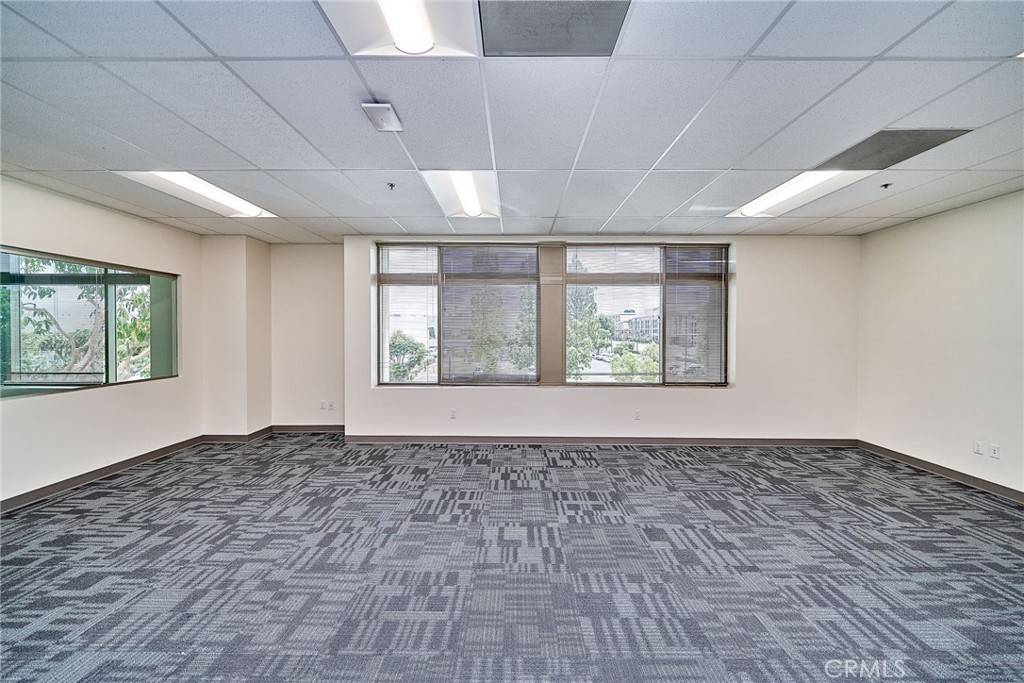 Tustin, CA 92780,1175 Warner AVE