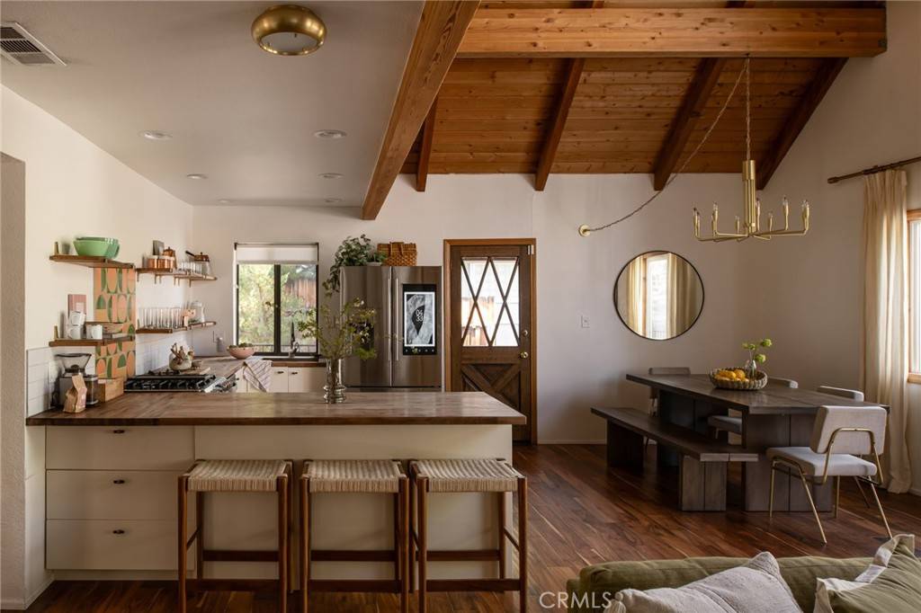 Big Bear Lake, CA 92315,879 Waldstrasse WAY