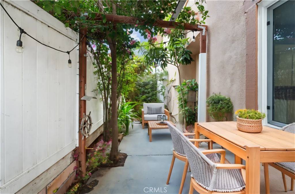 Corona, CA 92882,1317 Via Santiago #C