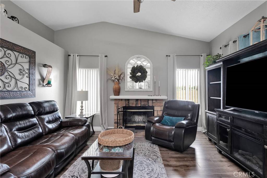 Hesperia, CA 92345,9789 Smoke Tree CT