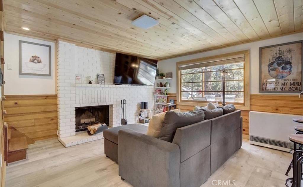 Sugarloaf, CA 92386,298 Maple LN