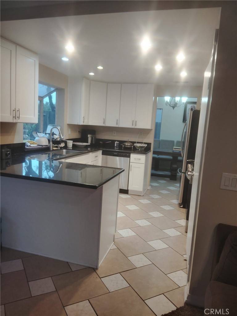 Moreno Valley, CA 92557,10228 Via Pavon