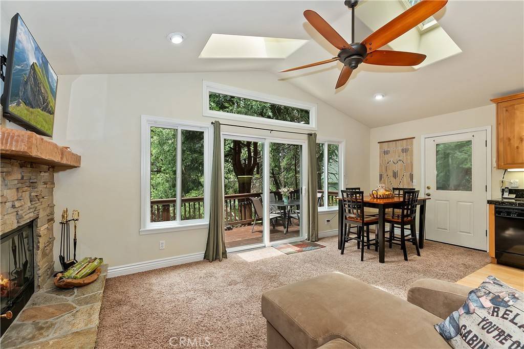 Crestline, CA 92325,23776 Lakeview DR