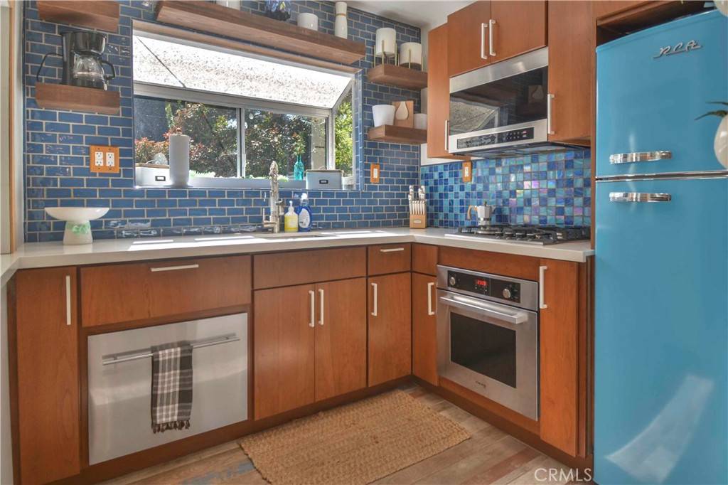 Lake Arrowhead, CA 92352,381 Maple DR