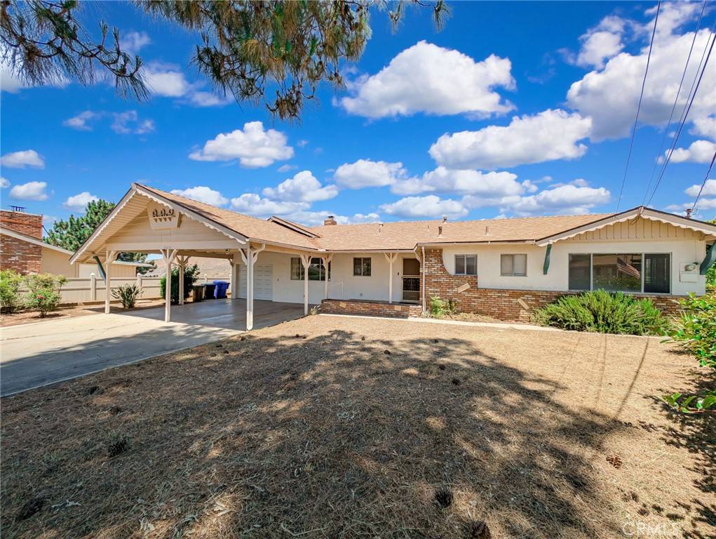 Yucaipa, CA 92399,11674 Oak LN