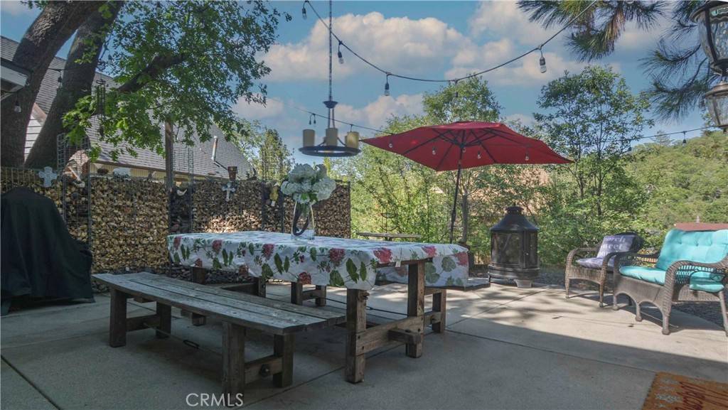 1353 Golden Rule LN Lake Arrowhead, CA 92352