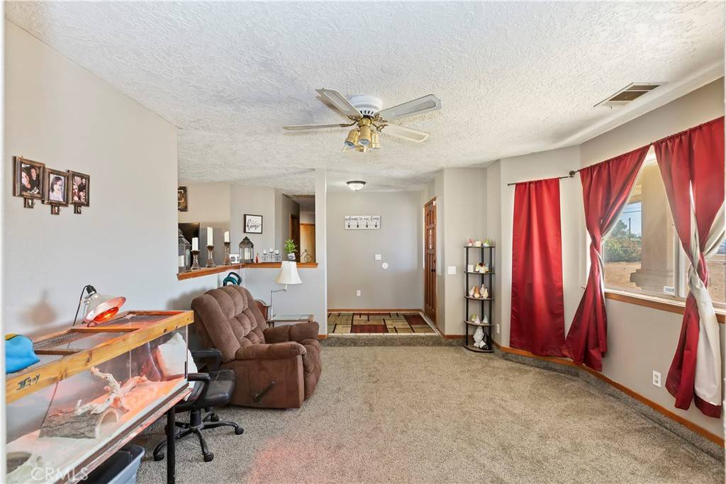 Apple Valley, CA 92308,9585 Juniper ST