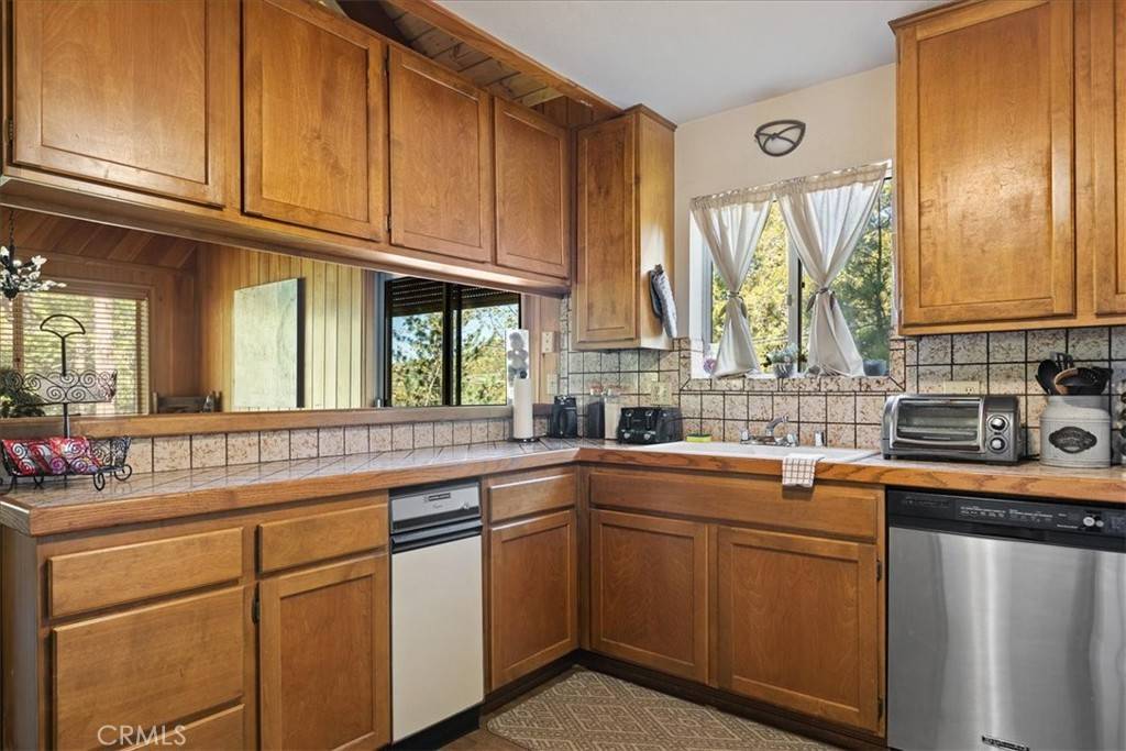267 Pioneer RD Lake Arrowhead, CA 92317