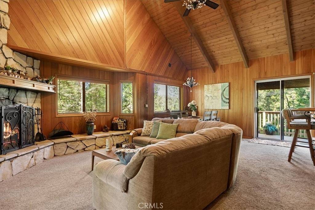 267 Pioneer RD Lake Arrowhead, CA 92317