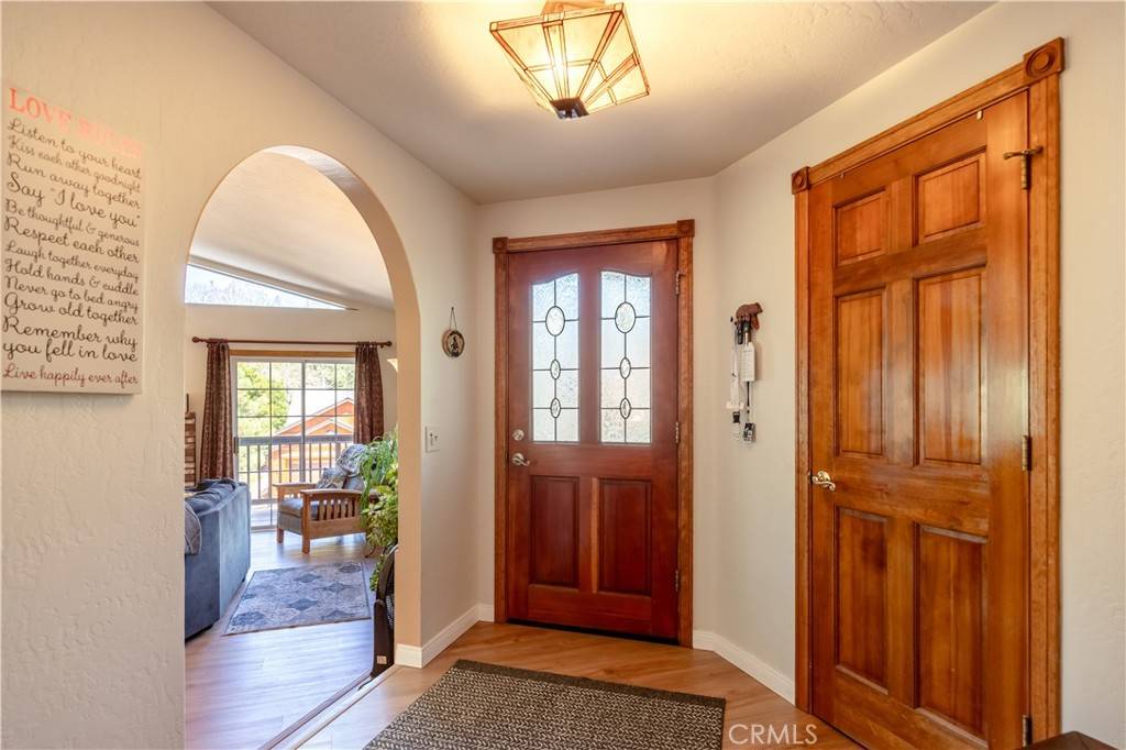 Big Bear Lake, CA 92314,919 S Waldstrasse WAY