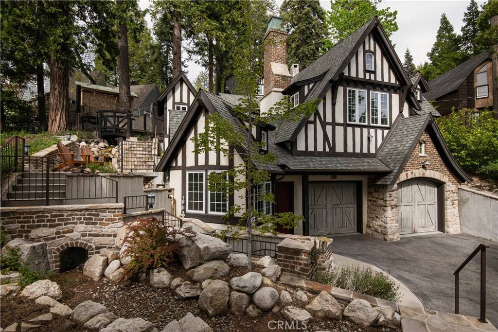 Lake Arrowhead, CA 92352,313 John Muir RD