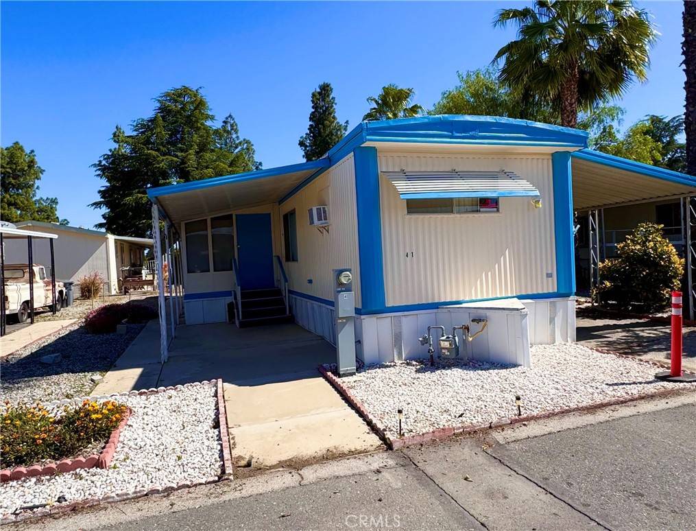 Hemet, CA 91743,725 W Thornton