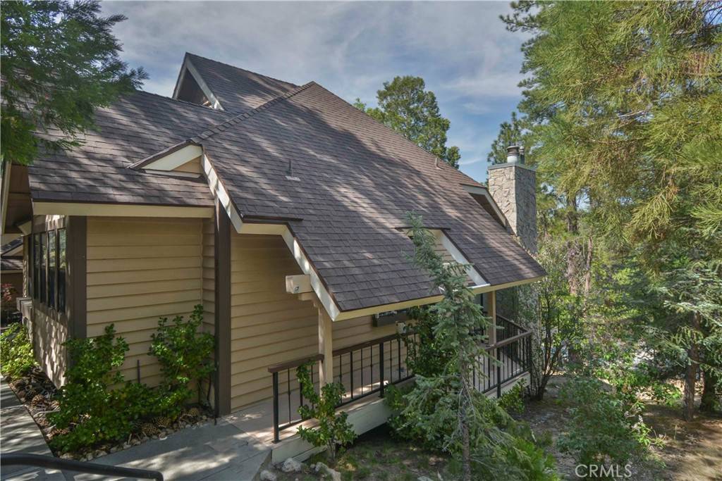 Lake Arrowhead, CA 92352,517 Sugar Pine DR