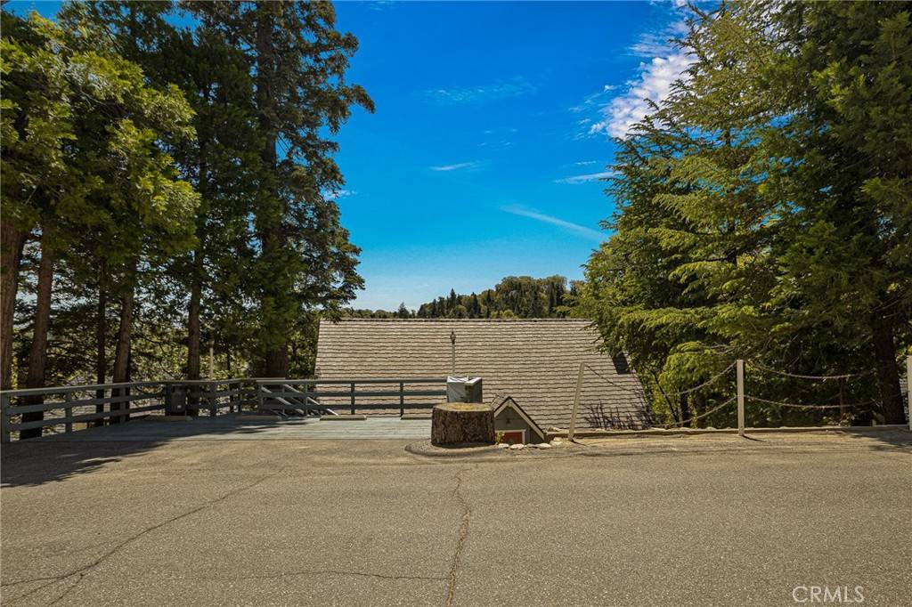 28960 Palisades DR Lake Arrowhead, CA 92352