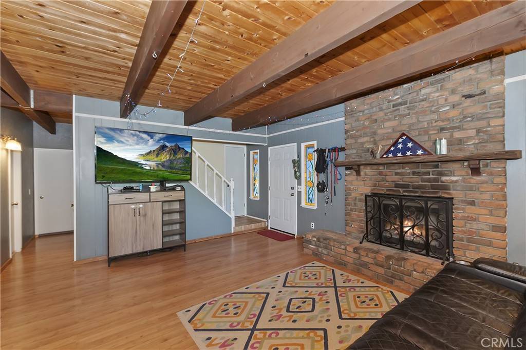 Crestline, CA 92325,197 Weisshorn DR