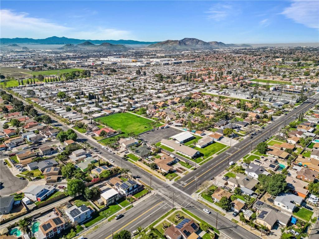 Rialto, CA 92376,946 S Sycamore AVE
