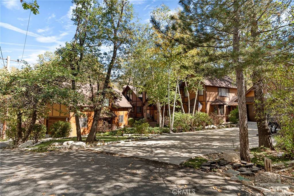 Lake Arrowhead, CA 92352,951 Osprey LN