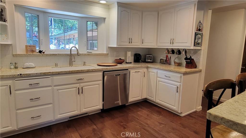 Crestline, CA 92325,221 Darfo DR