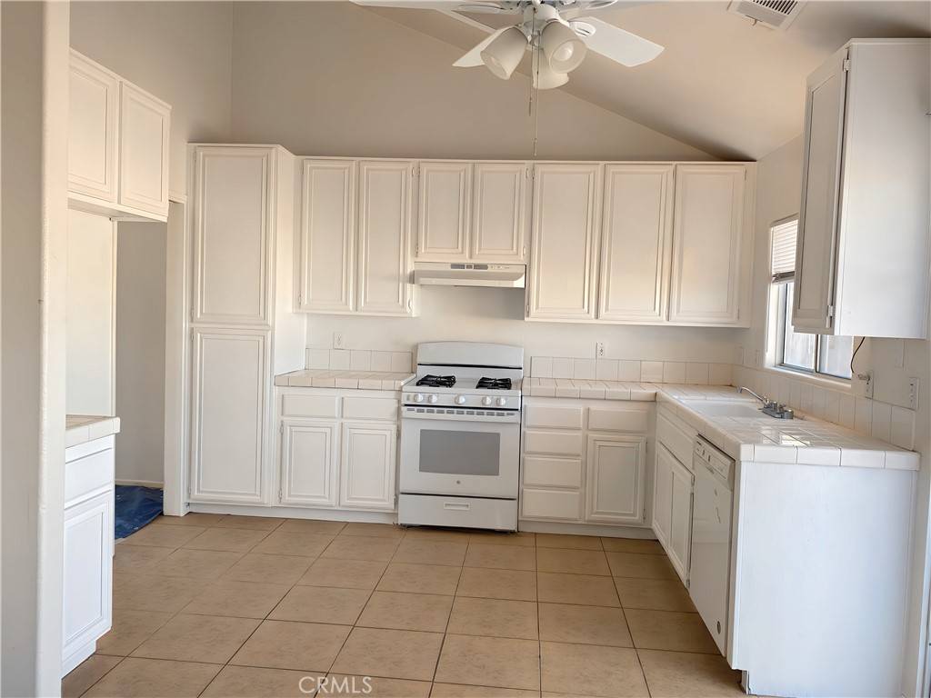 Victorville, CA 92394,17055 Grand Mammoth PL