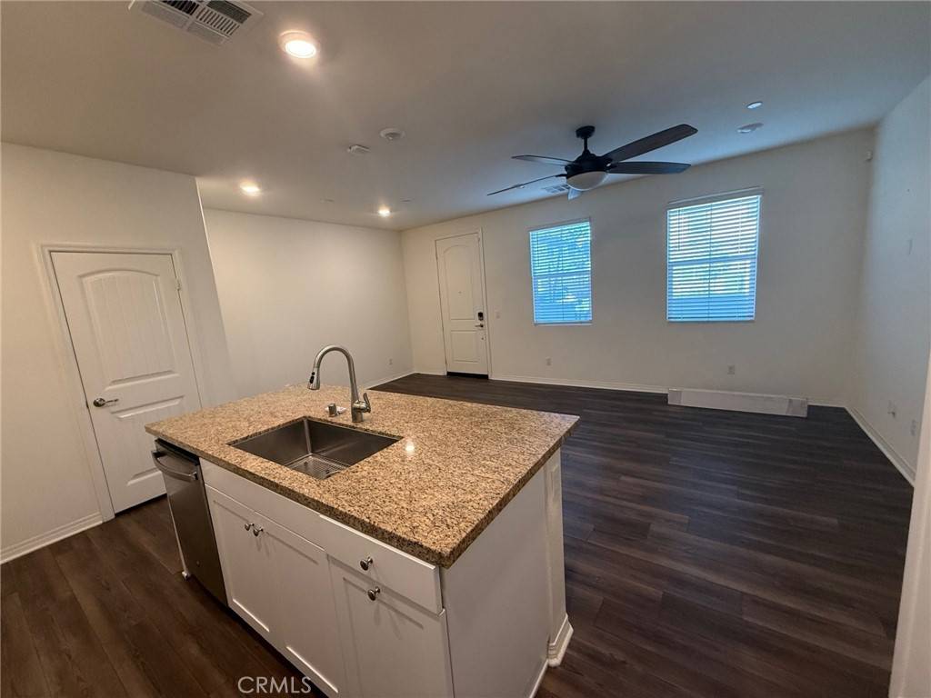 Eastvale, CA 92880,14527 Sienna PL