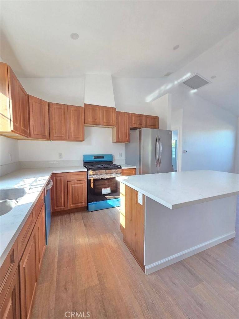 Downey, CA 90241,8431 Fontana St #A
