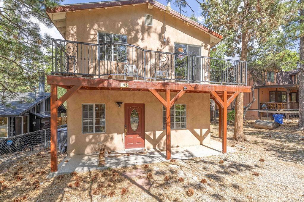 Sugarloaf, CA 92386,745 Sunset LN