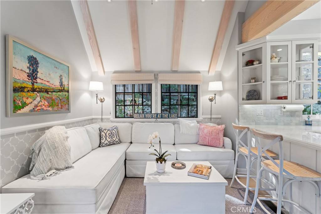 Lake Arrowhead, CA 92352,27625 High Knoll RD
