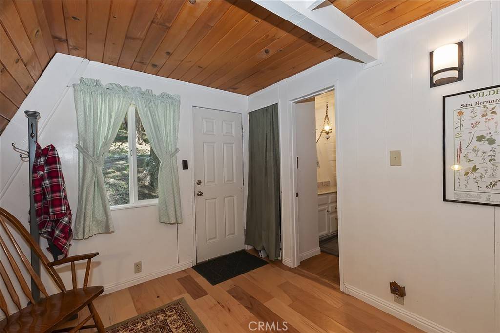 31115 All View DR Running Springs, CA 92382