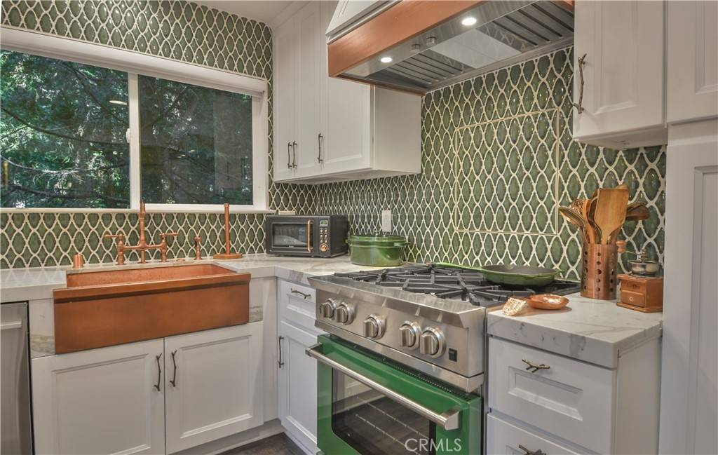Lake Arrowhead, CA 92352,27942 Rainbow DR