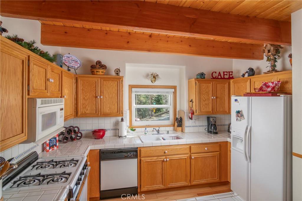Lake Arrowhead, CA 92352,1176 Aleutian DR