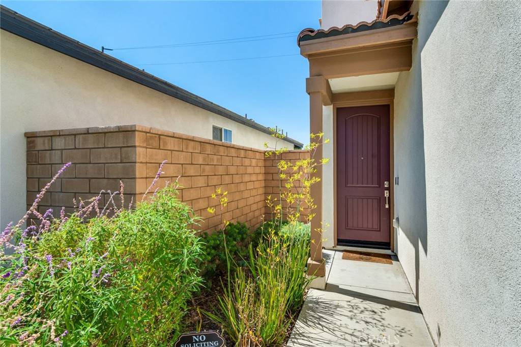 Redlands, CA 92374,921 Dahlia AVE
